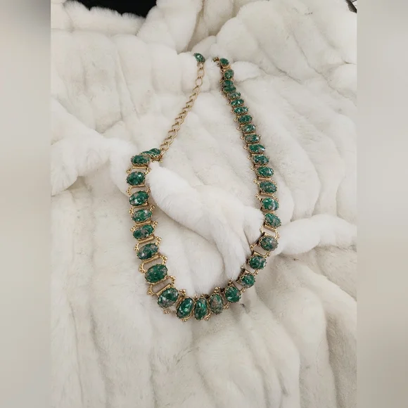 1960's Vintage Goldtone With Gren & Goldflake Cab.Belt - Picture 3 of 6